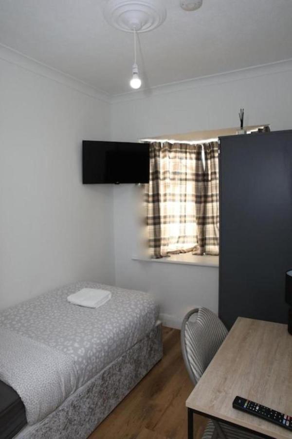 Oyo Timi Holiday Homes Londyn Zewnętrze zdjęcie
