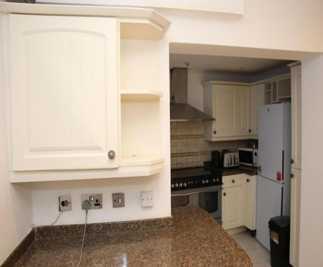 Oyo Timi Holiday Homes Londyn Zewnętrze zdjęcie